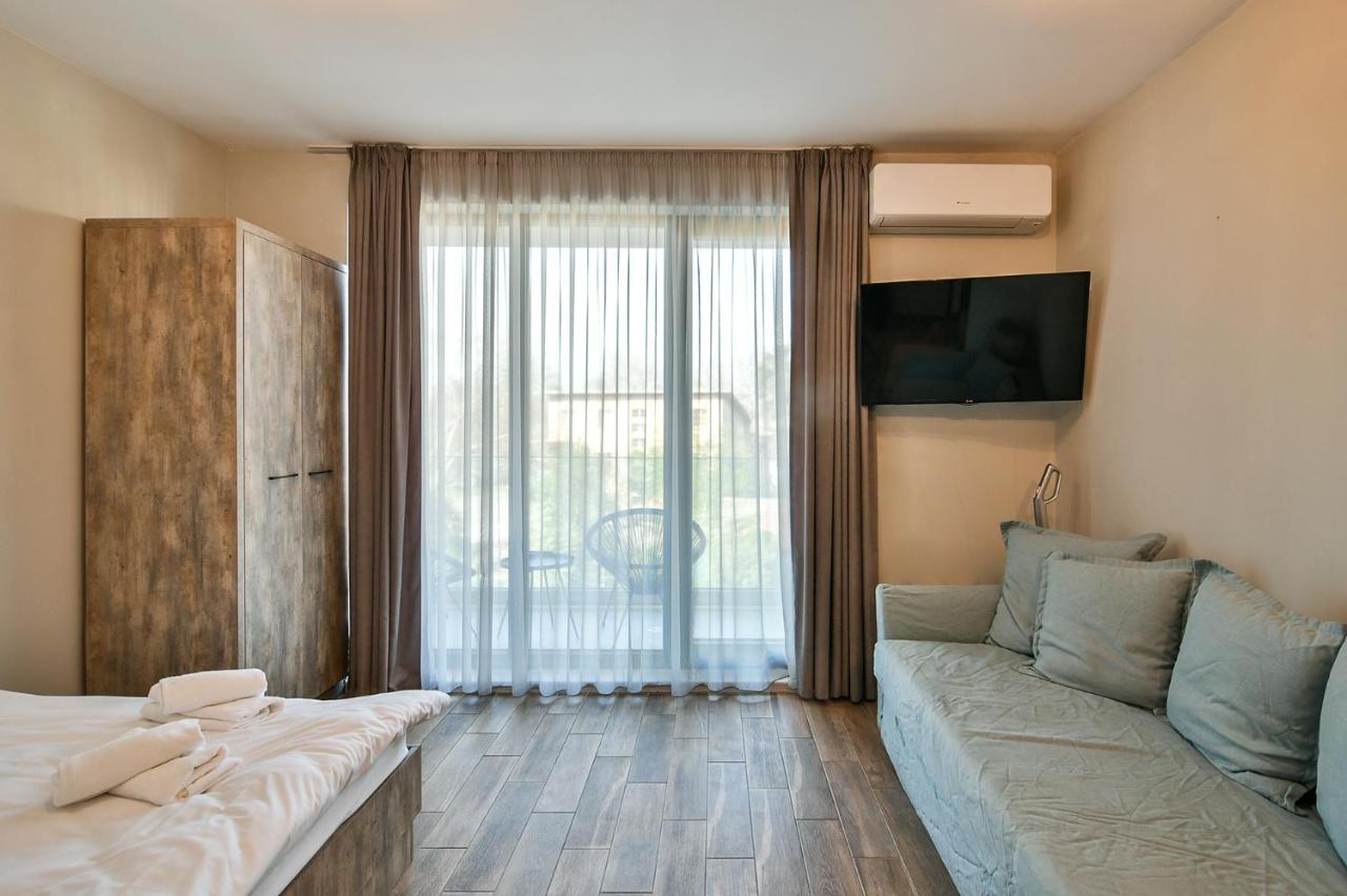 Studio With Pool Святые Константин и Елена Экстерьер фото